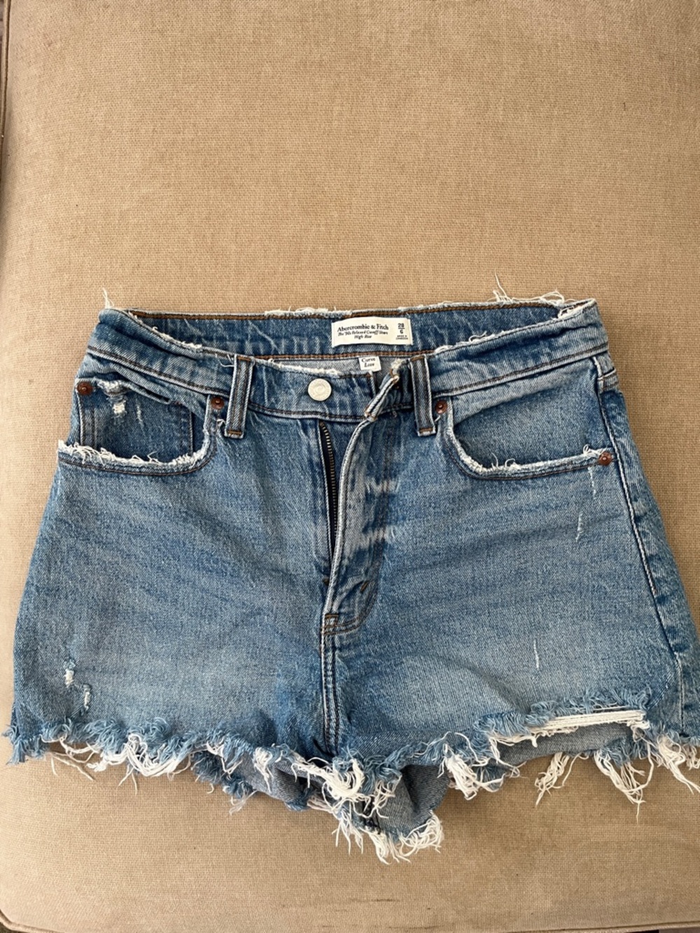 Abercrombie & Fitch High rise, The 90s relaxed cutoff short, size 28/6